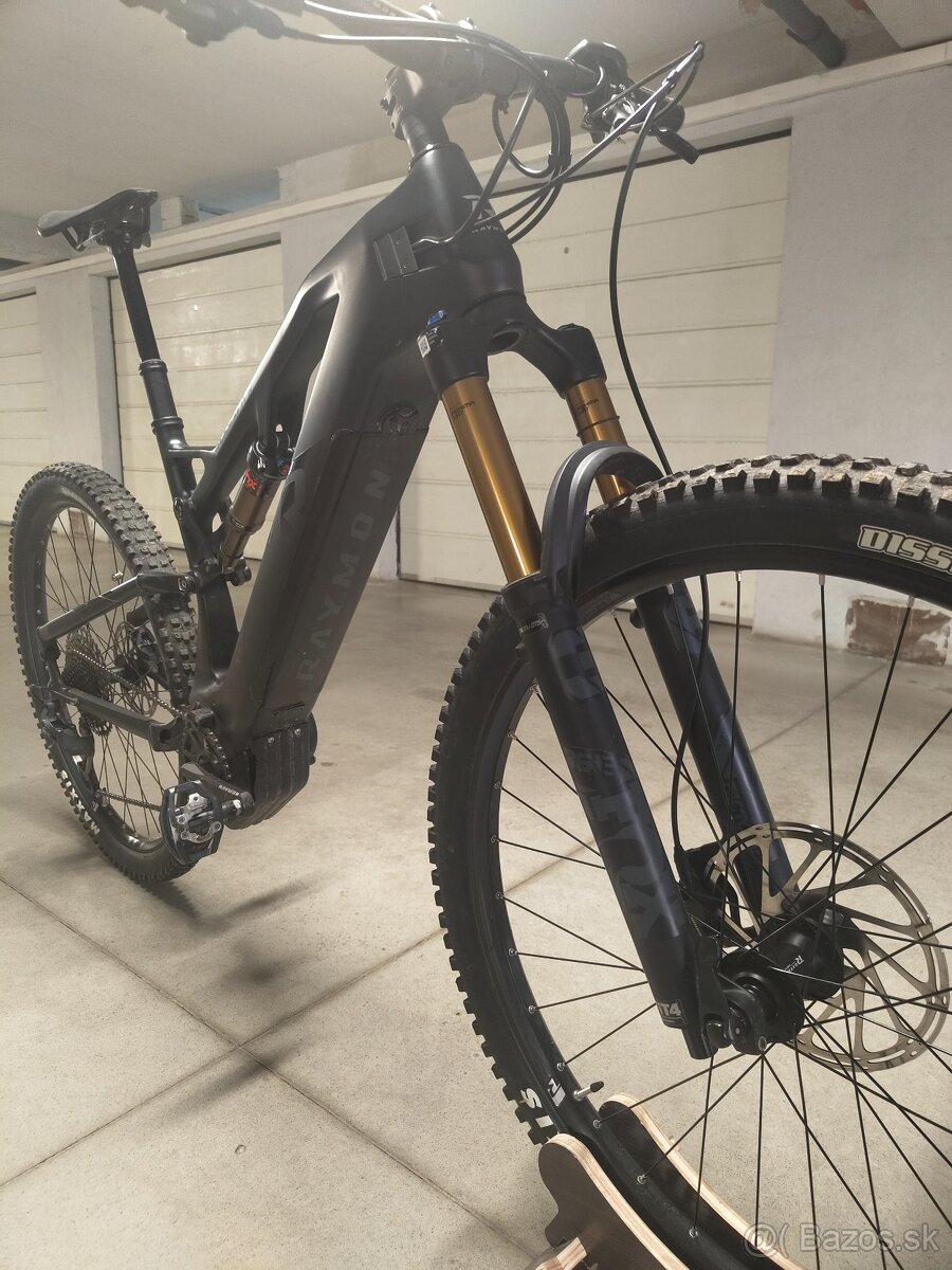 Raymond FullRay carbon 150E 11.0 (r.2023, velk. L ) 29"