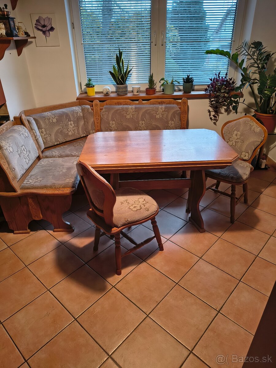 Jedáleň stôl, ľavica stoličky