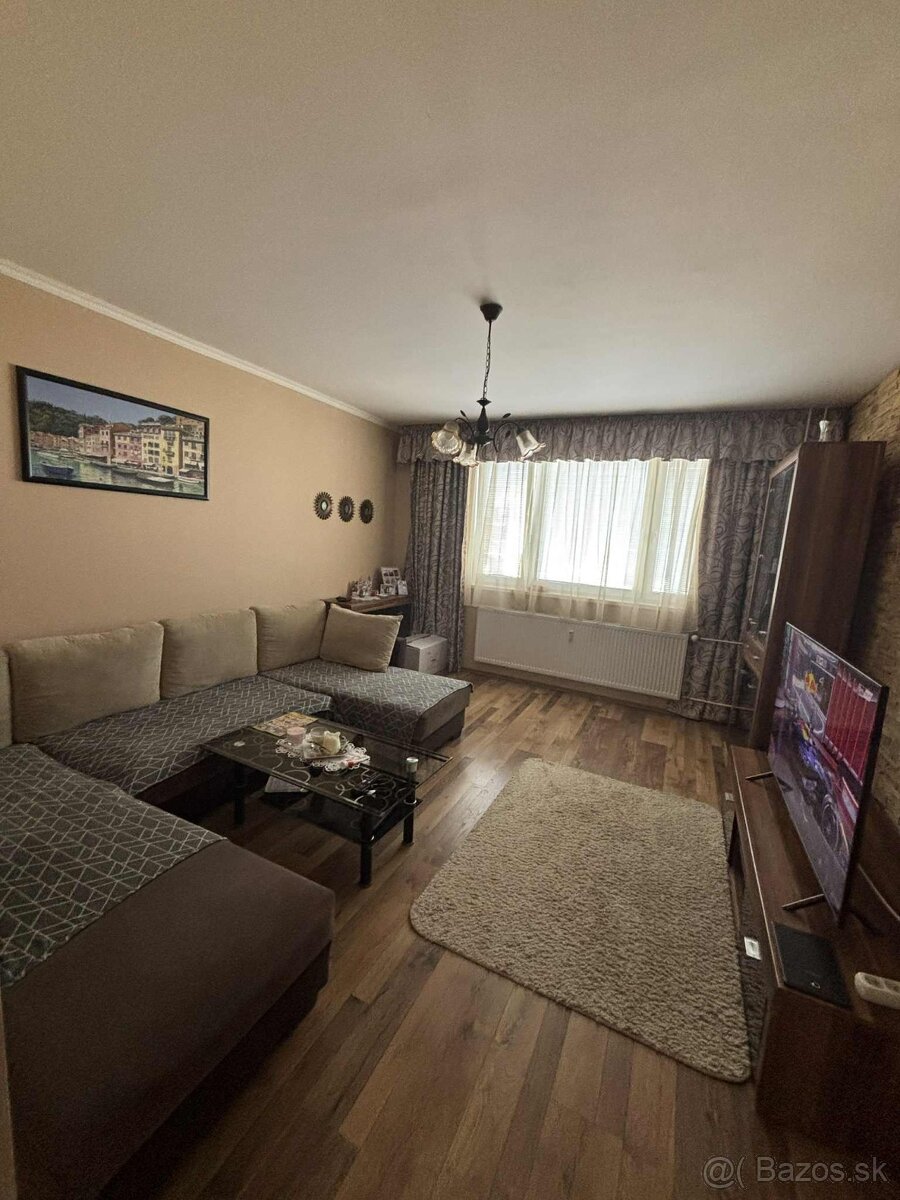 3 izbový byt v meste Dunajskej Stredy, ul. Nám.Priateľstva