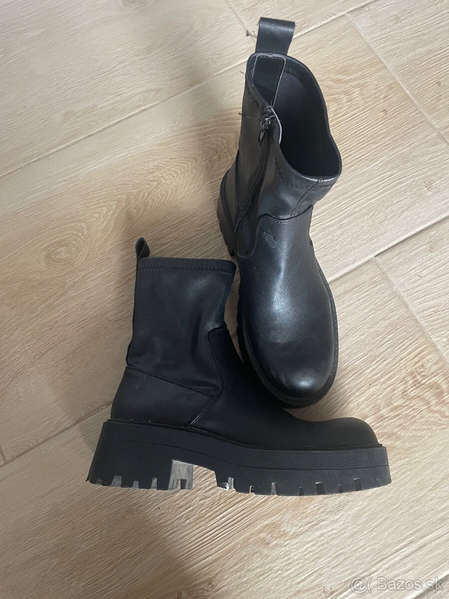 Členkov topánky na hrubej podrazke