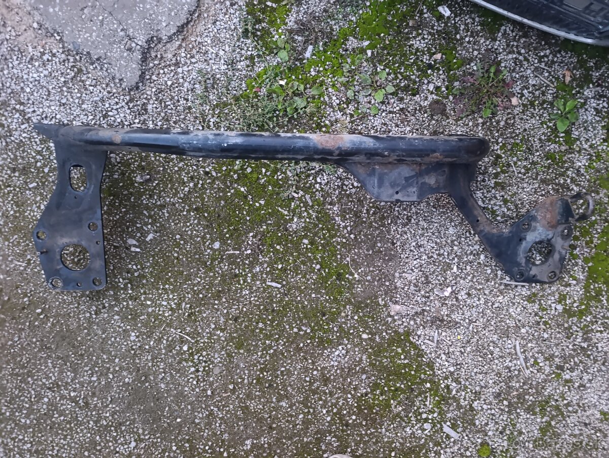 Priečna rúrka chladiča medzi intercoolermi škoda superb 2,5