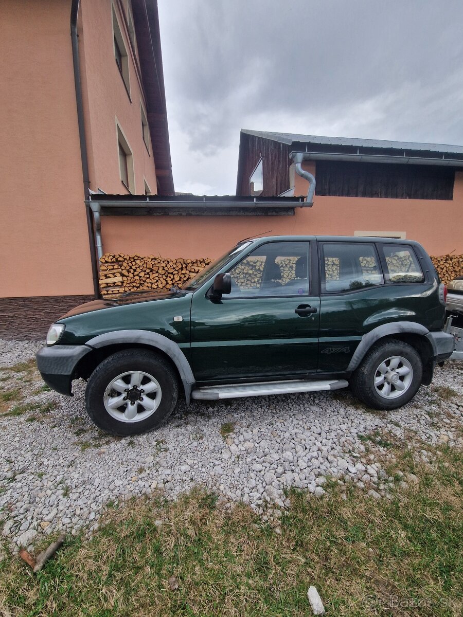 Nissan terrano