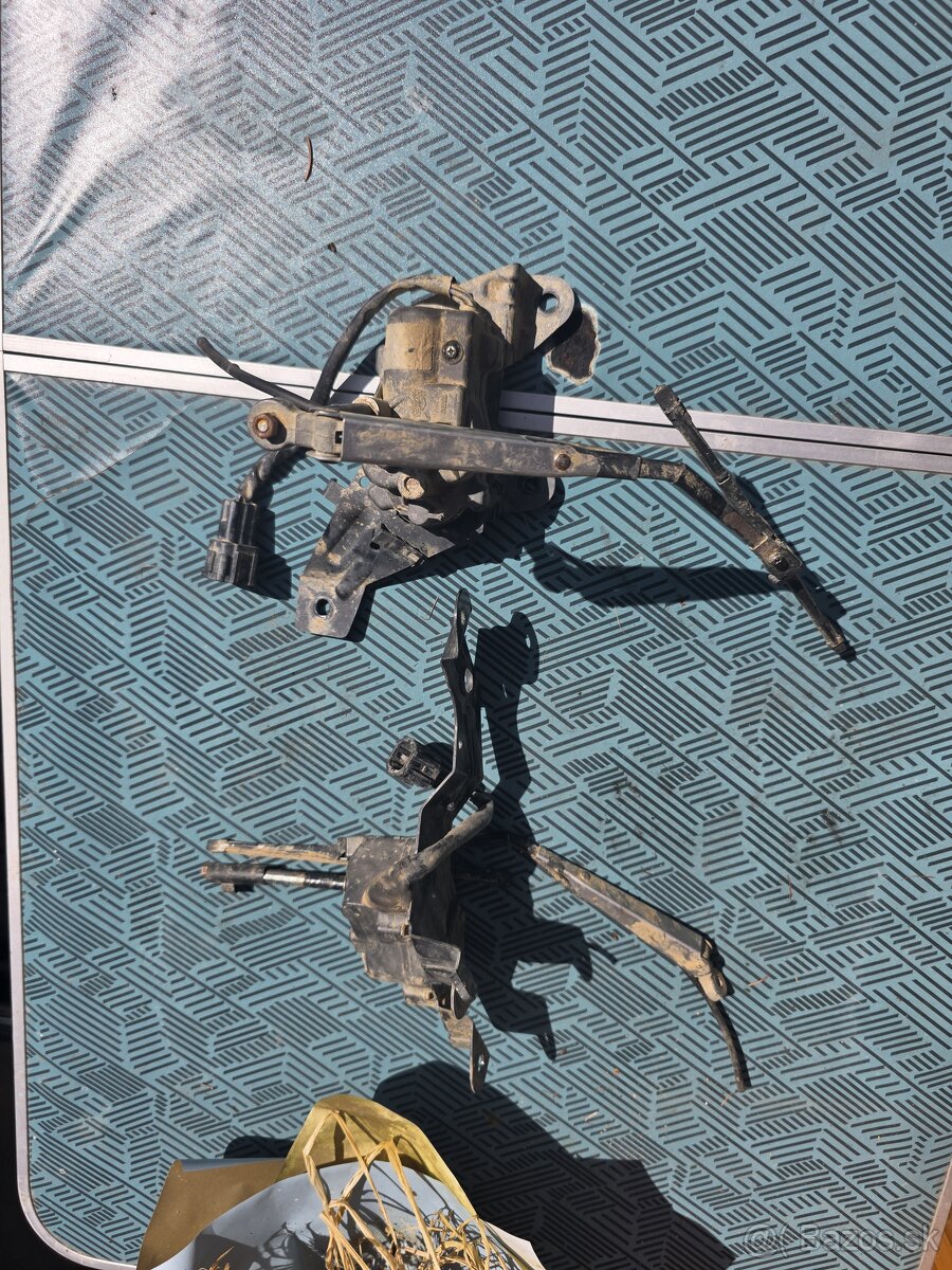 Motorčeky stieračov y61