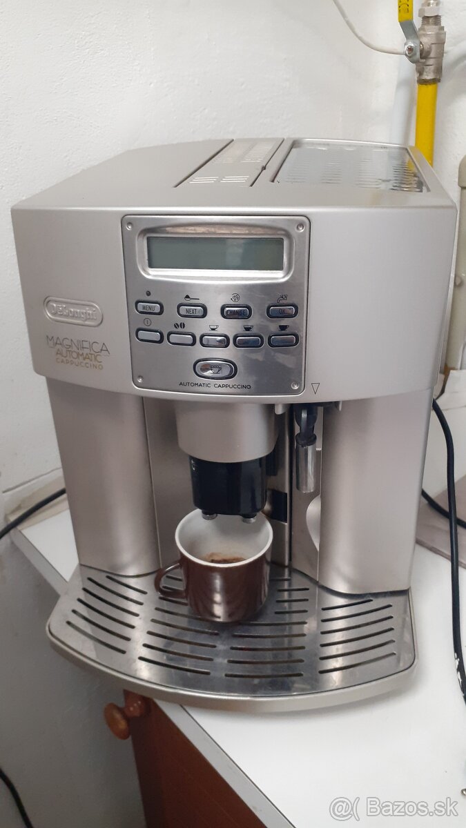 Automaticky kávovar Delonghi