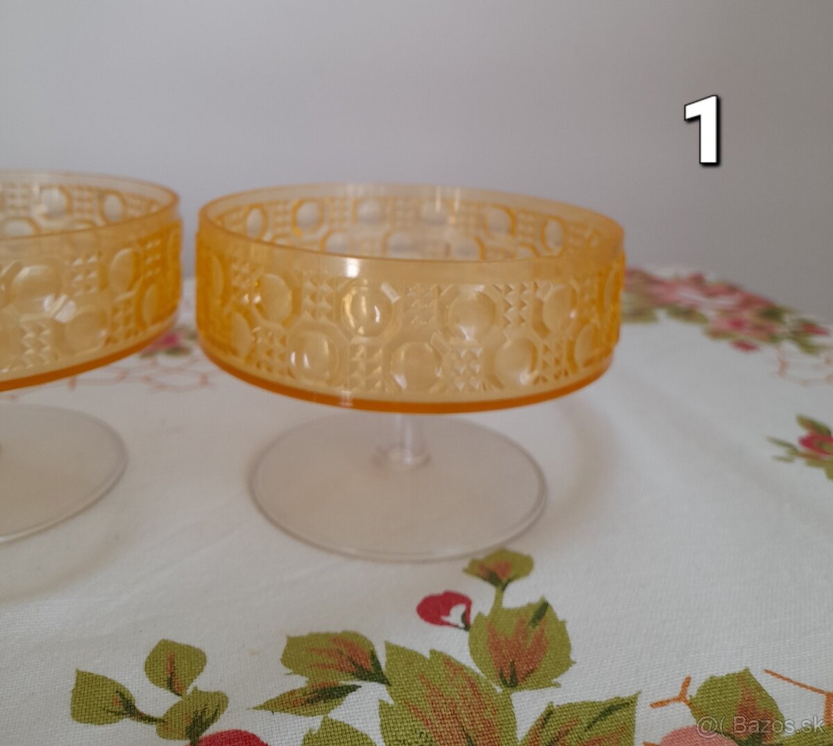 Retro plastové úžitkové predmety