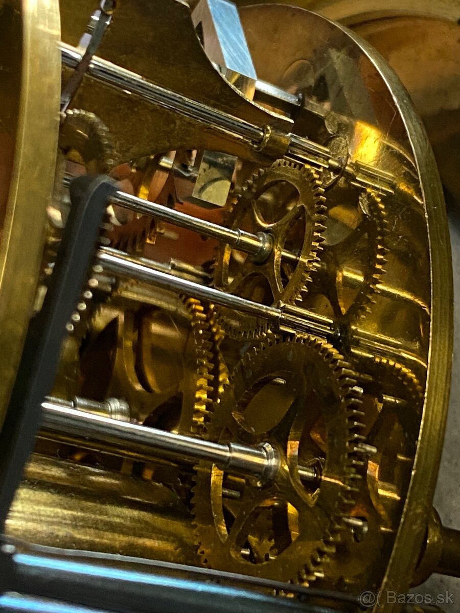 Opravár starožitných hodiniek🕰️