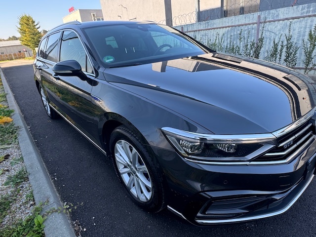 Volkswagen Passat Variant GTE 1.4 TSI - Hybridné - Autom