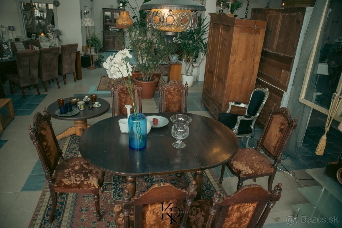 Jedálenské stoly