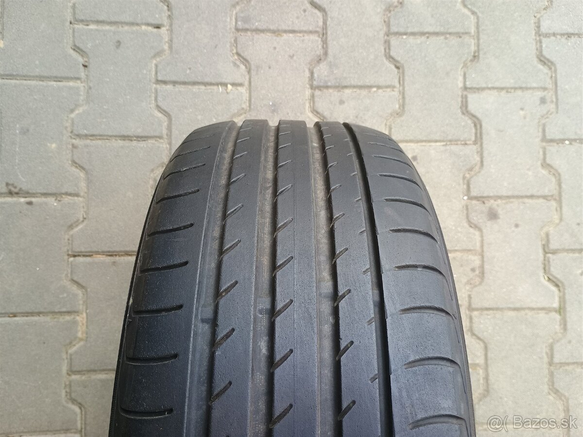 Letné pneu Yokohama Advan 225/45 R17