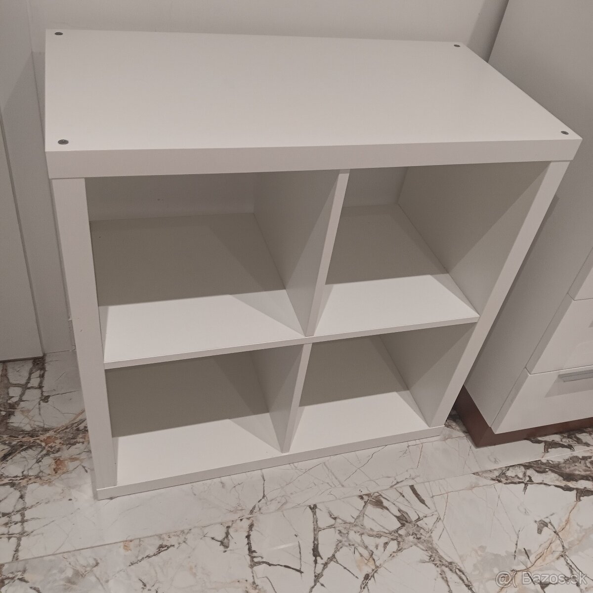 Ikea regal/policový diel/oddelovaciu stena