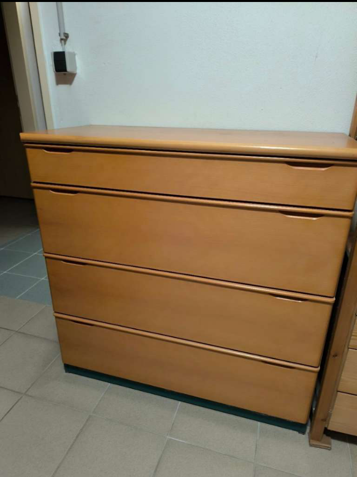 Komoda zo 4 zásuvkami