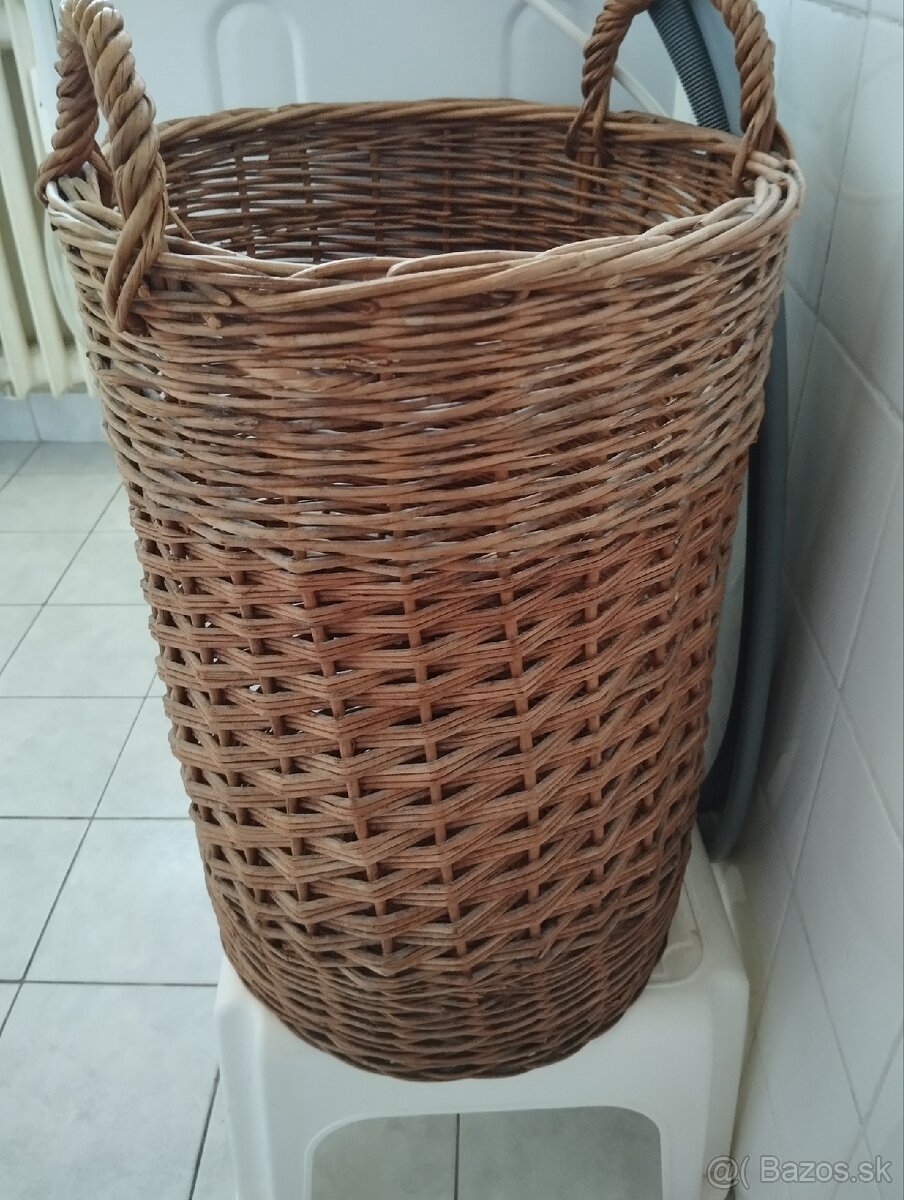 Prútený veľký kôš na prádlo