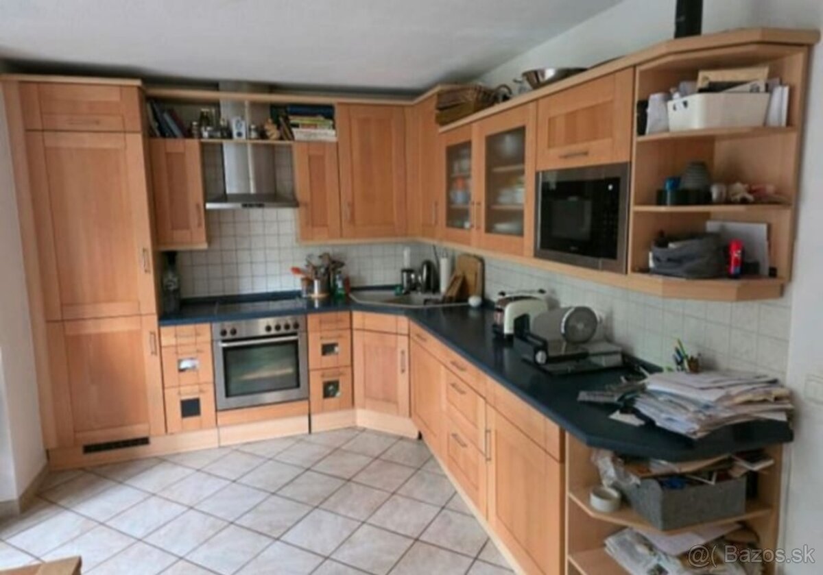 Kuchyňská linka z masivu s vestavěnými spotřebiči,5489