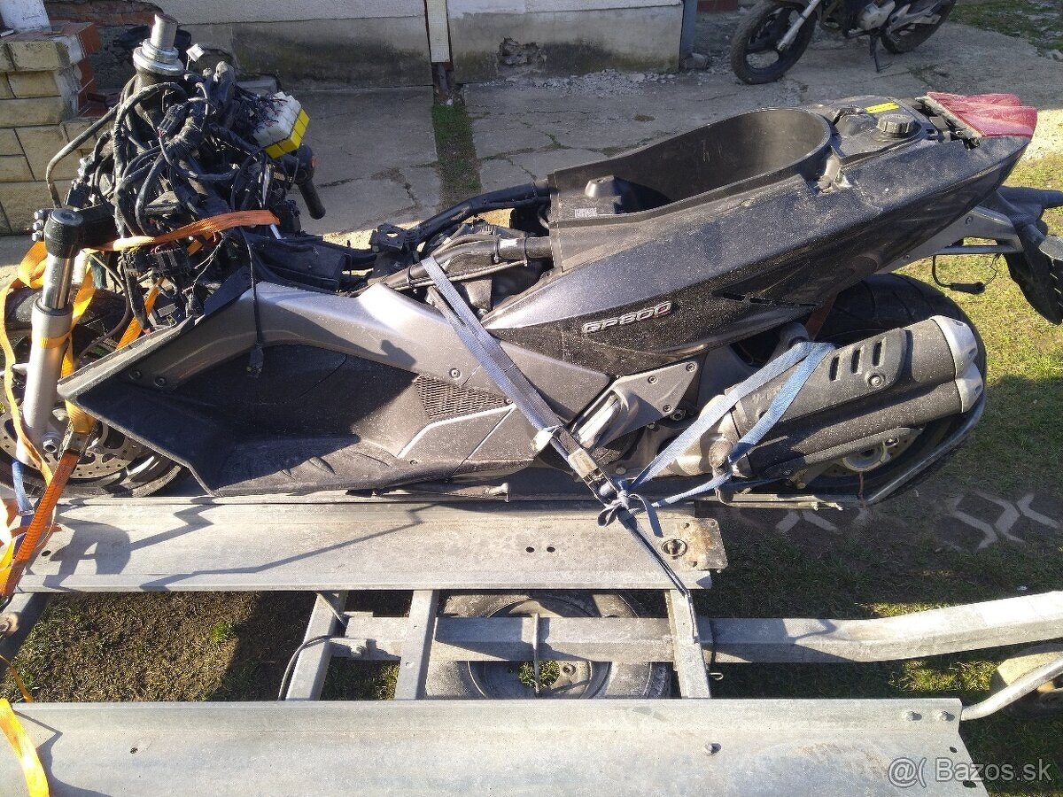 Rozpredám Gilera GP 800