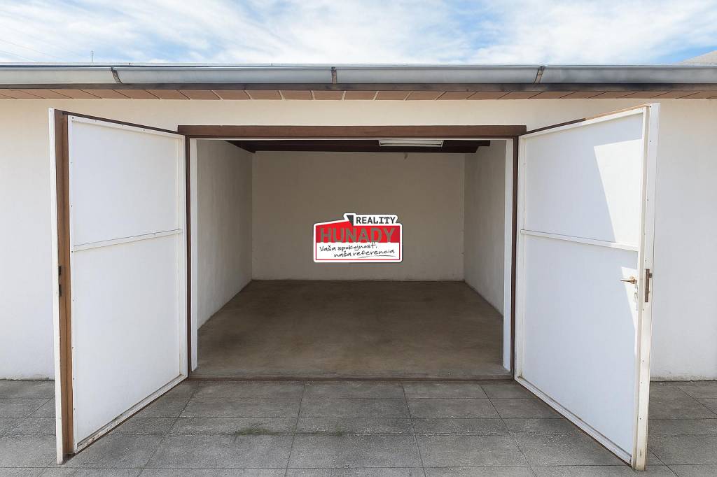 (19 m²) GARÁŽ NA SÍDLISKU ZÁPAD