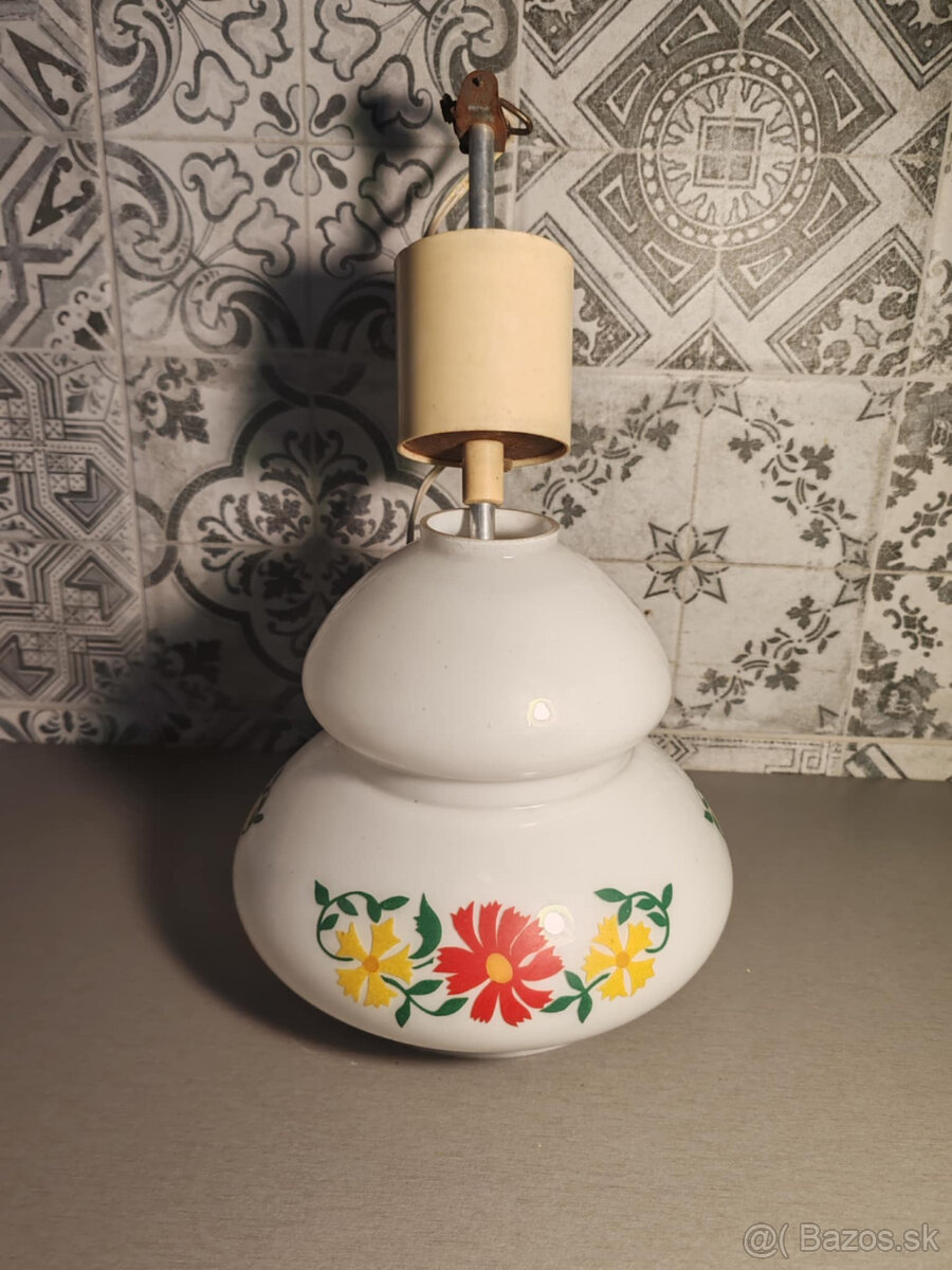 Retro luster s mliečnym sklom