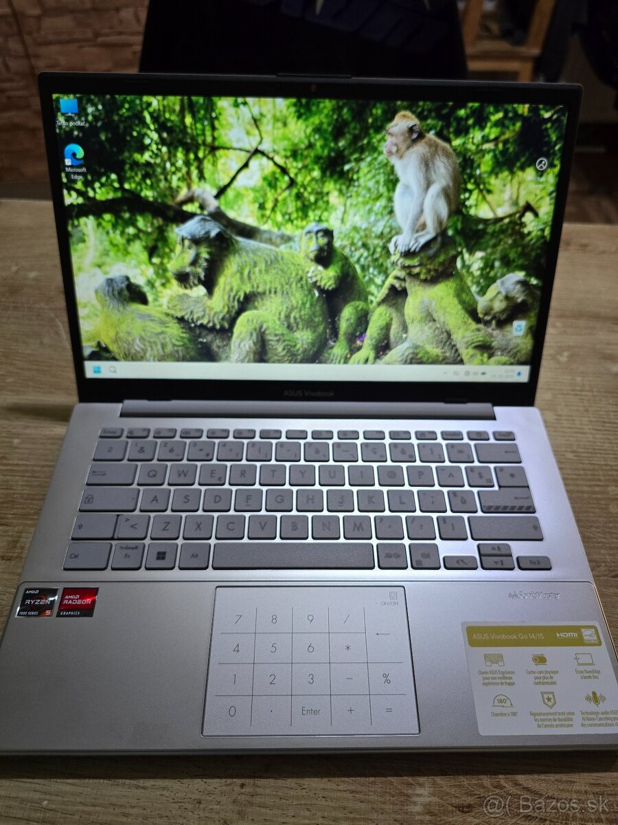 Asus Vivobook 14 Go model 2024 s procesorom AMD ryzen 5 7 ge