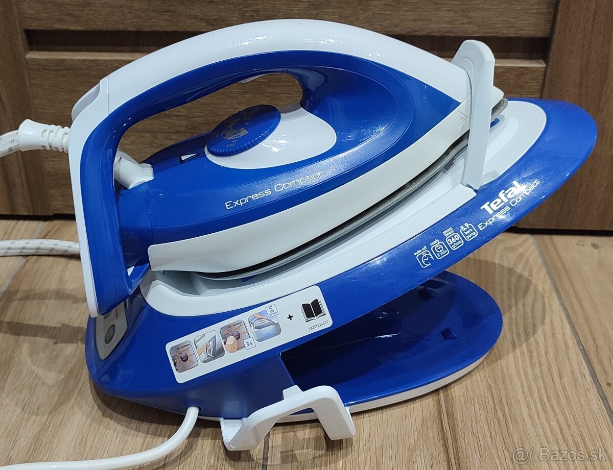 Naparovacia  Žehlička Tefal