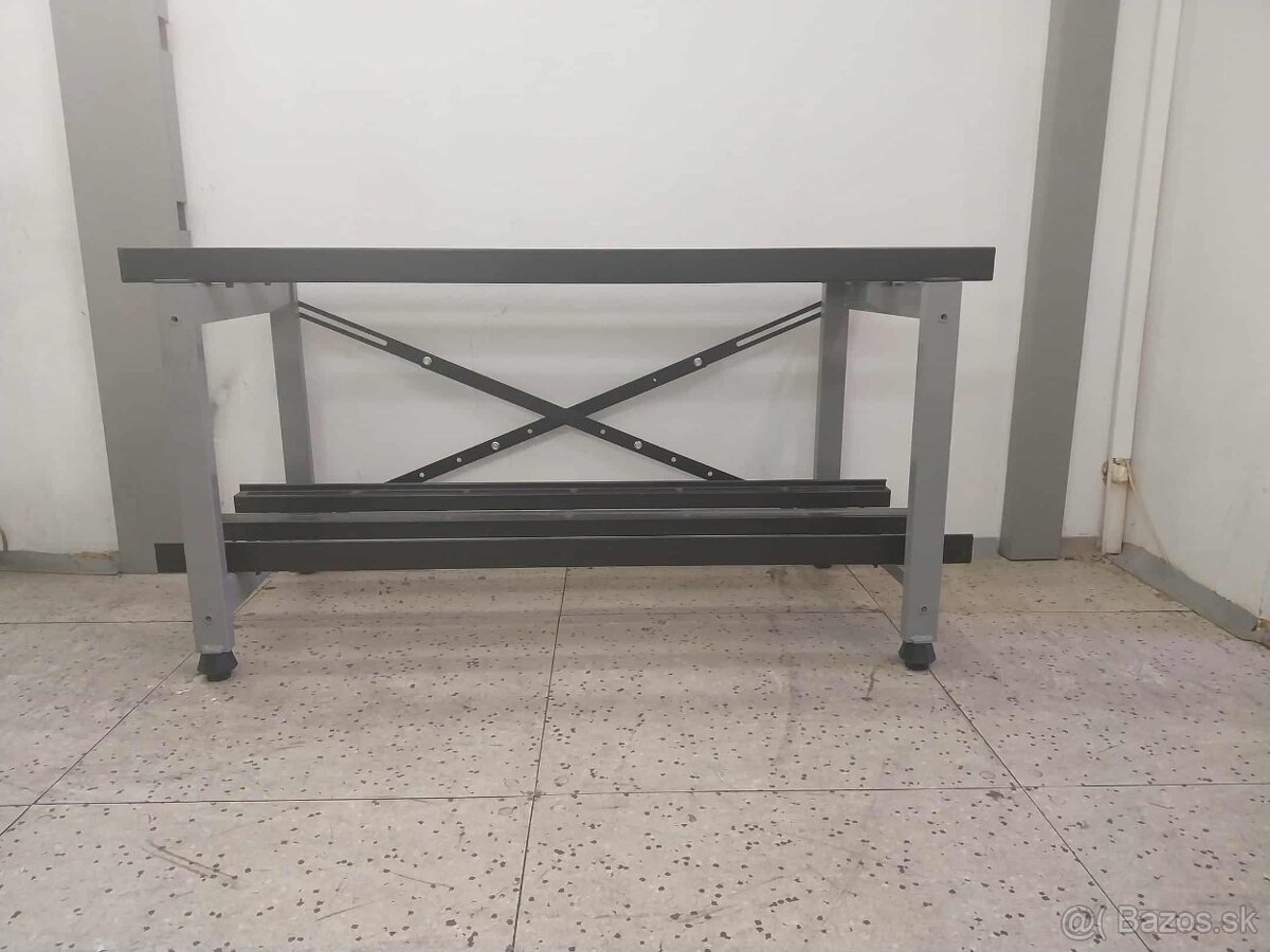 Zelezne stojany regaly