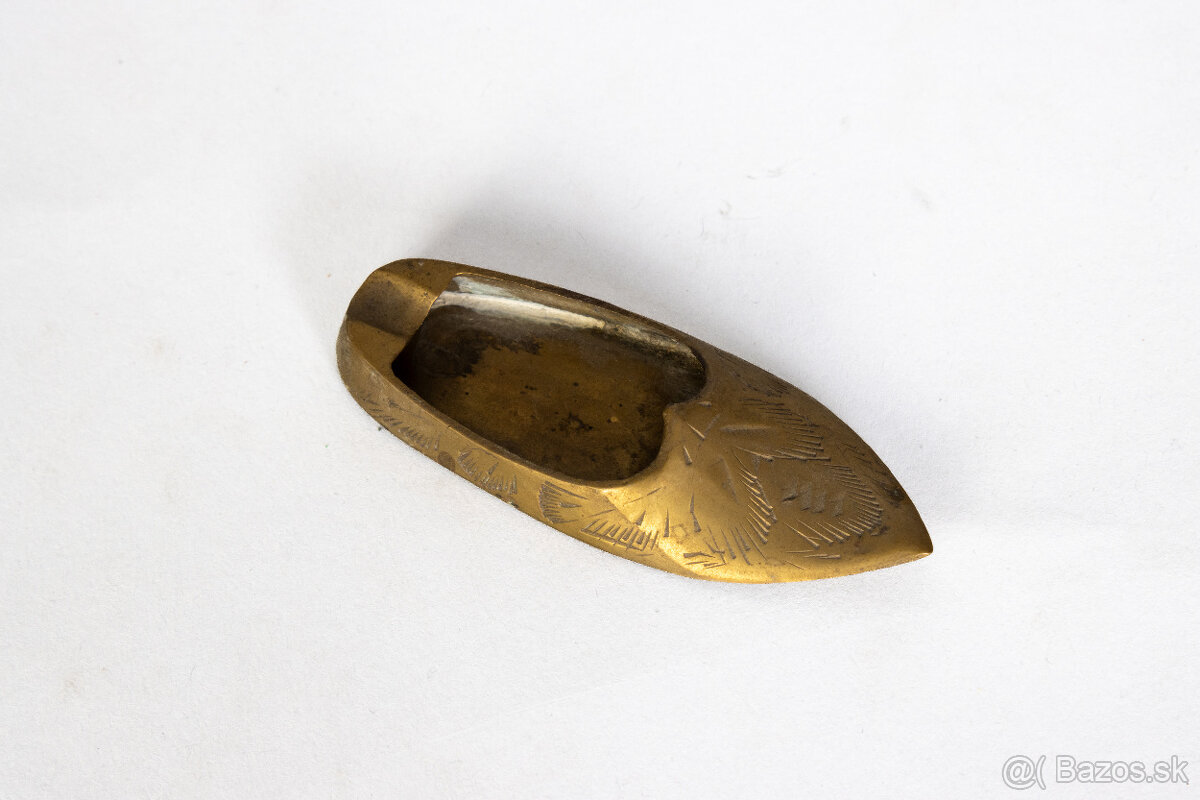 Starožitný mosadzný osobný popolník