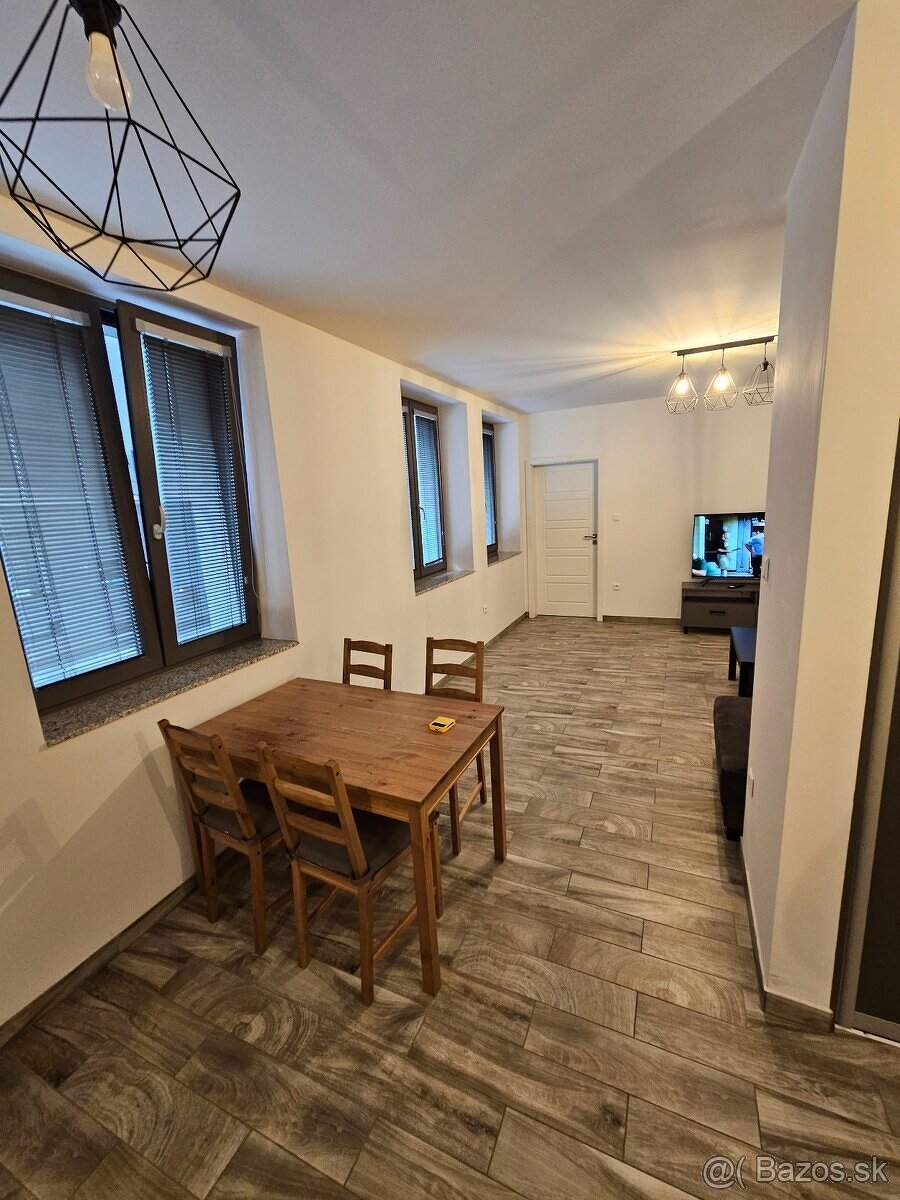 Na prenájom 2 izbový byt v Piešťanoch