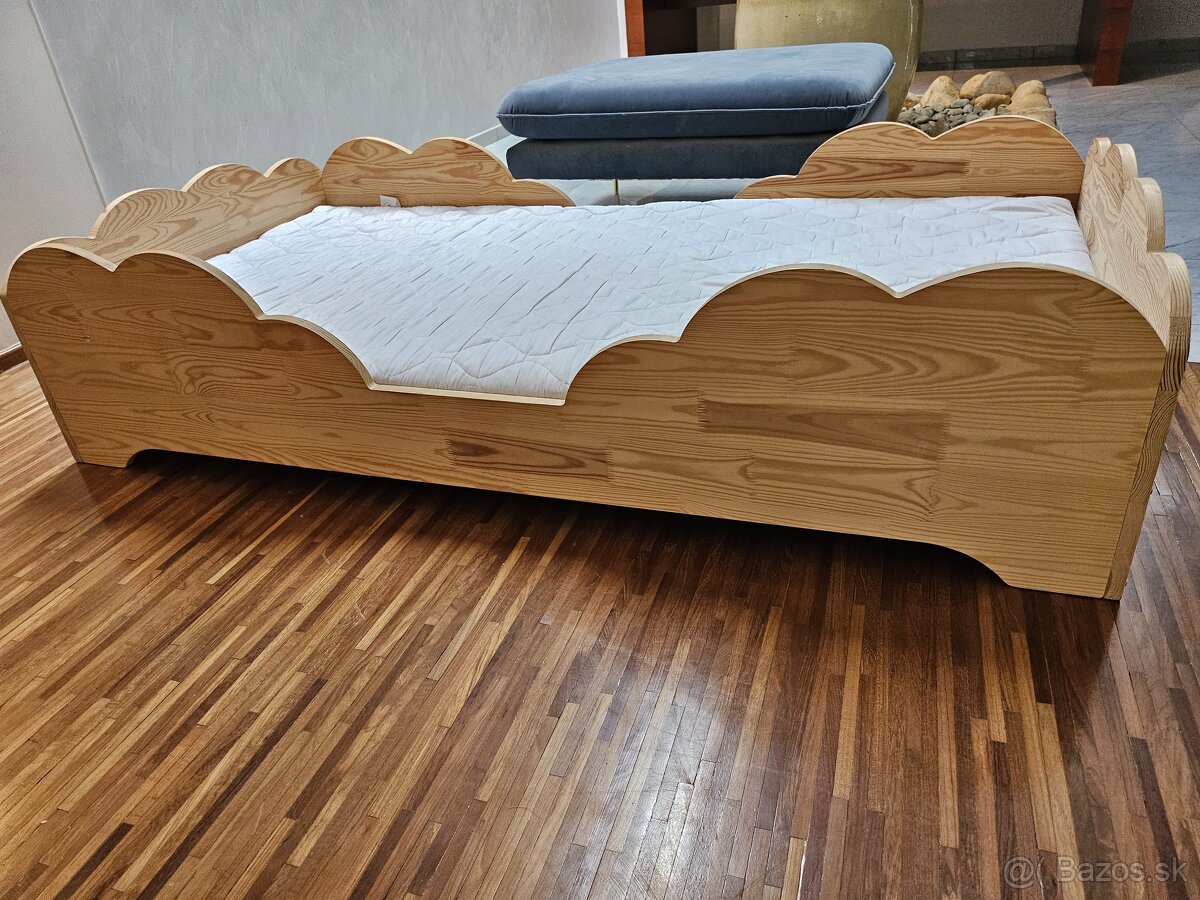 Detska postielka ciste drevo