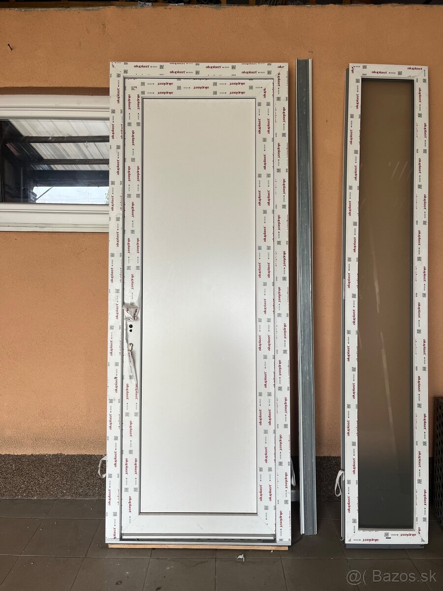 Predám vchodové plastové dvere