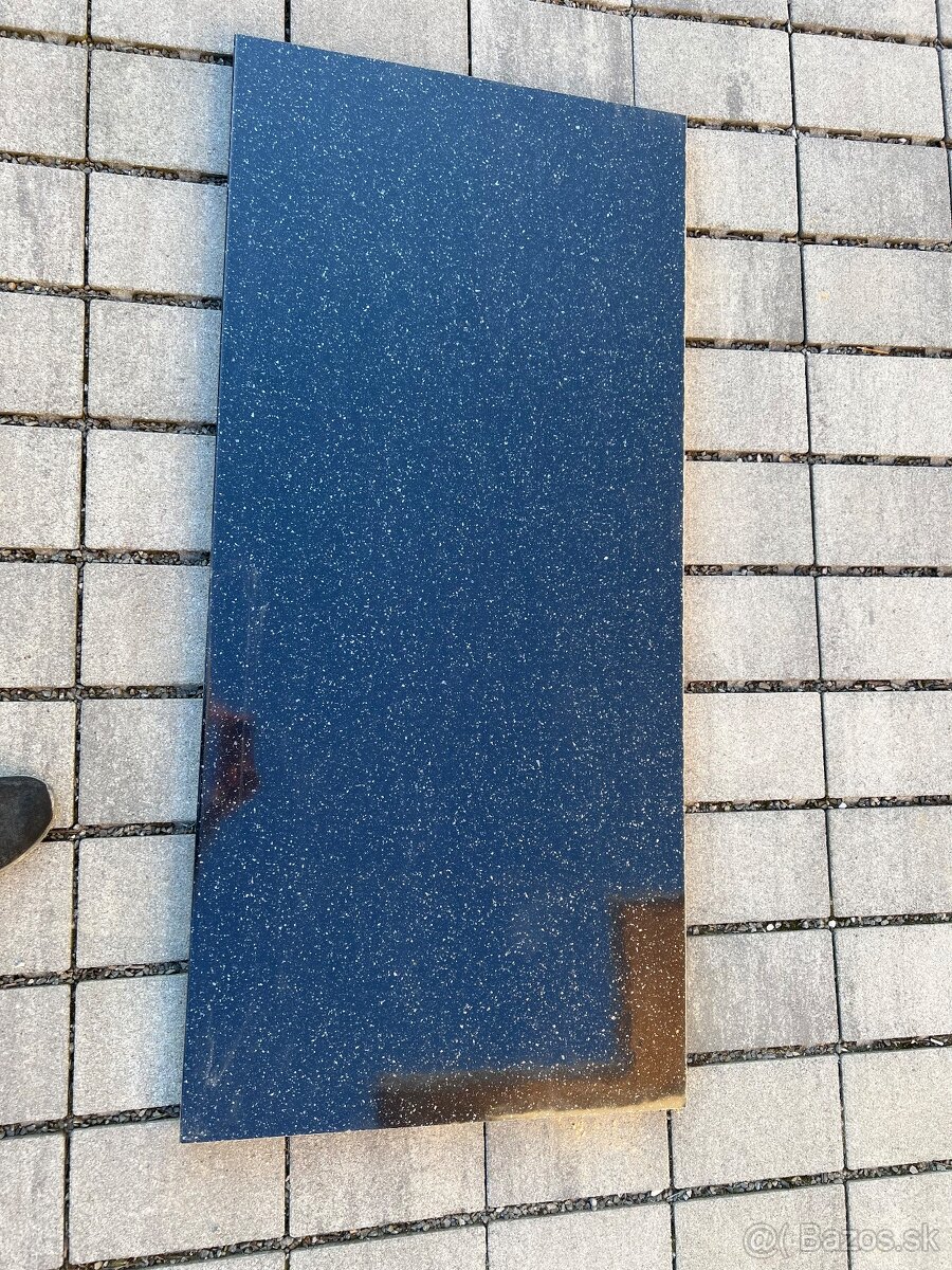 Leskla cierna pracovna doska sirka 130 cm