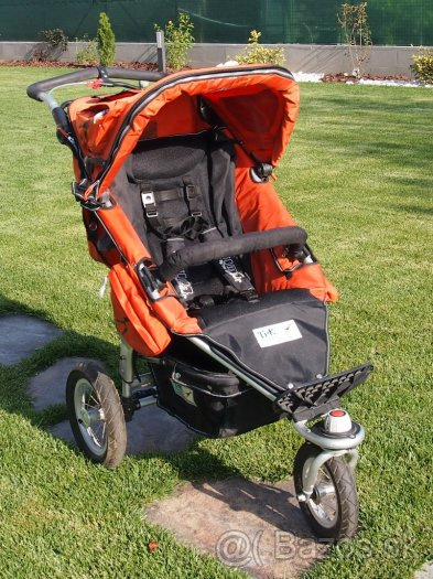 Športový oranžový kočík TFK Joggster Twist