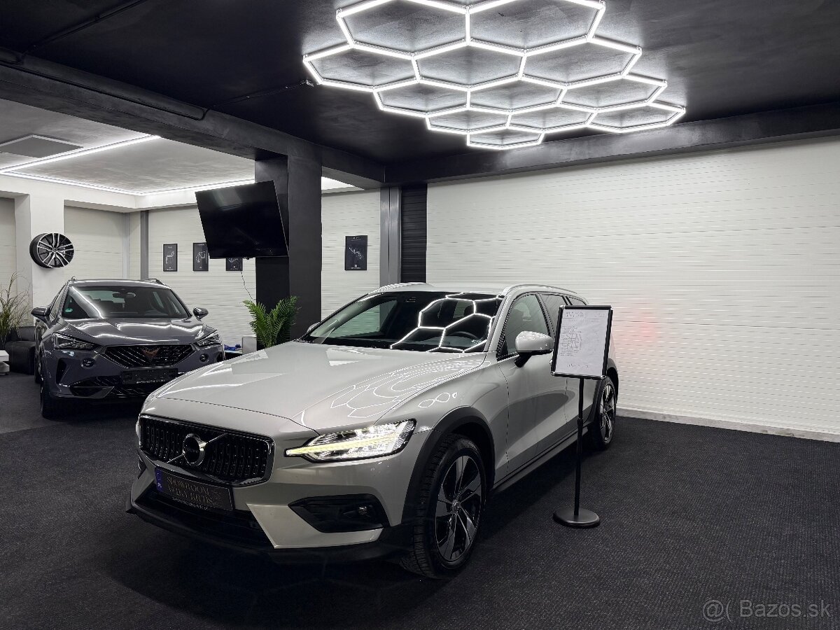 Volvo V60 CROSS COUNTRY 2.0d 140kw 4x4 1majiteľ