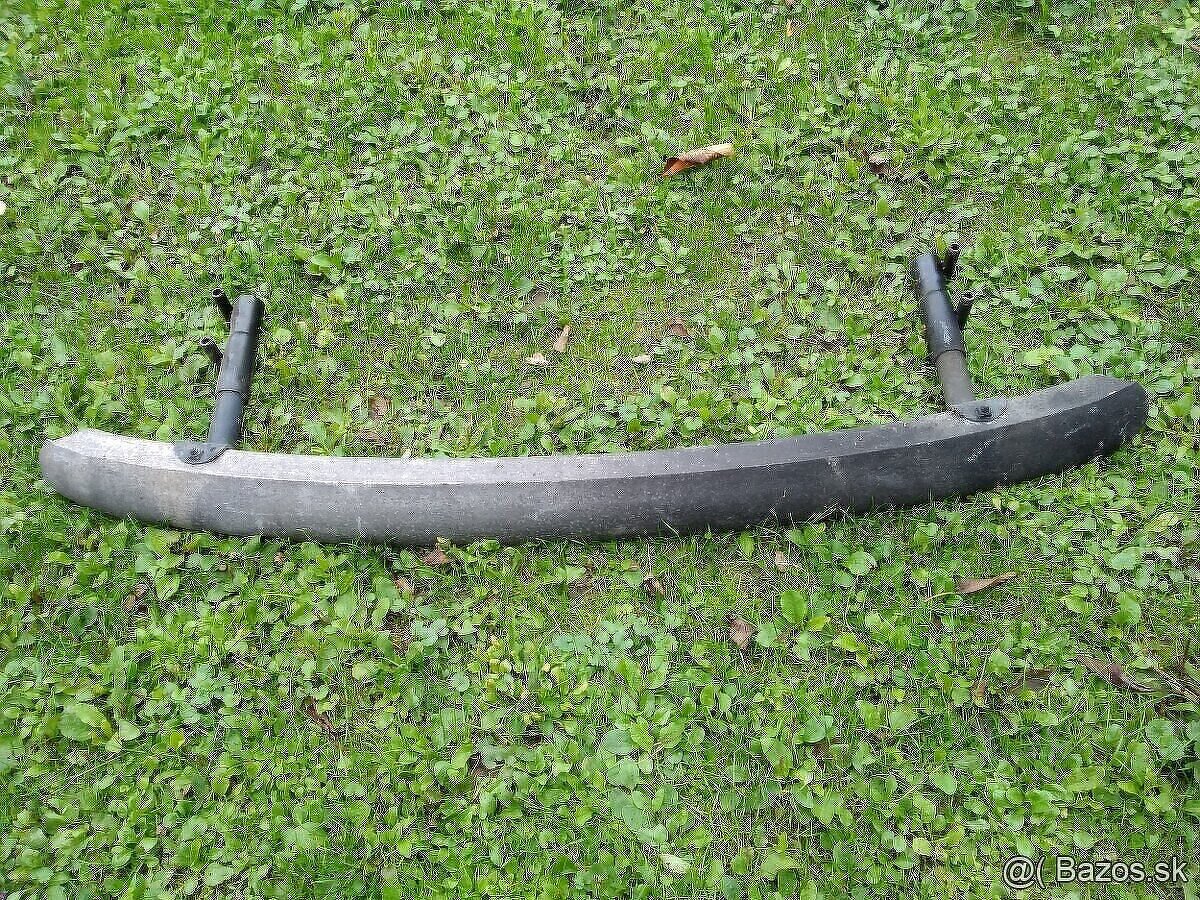 Výstuha zadného nárazníka na Volkswagen Passat B5