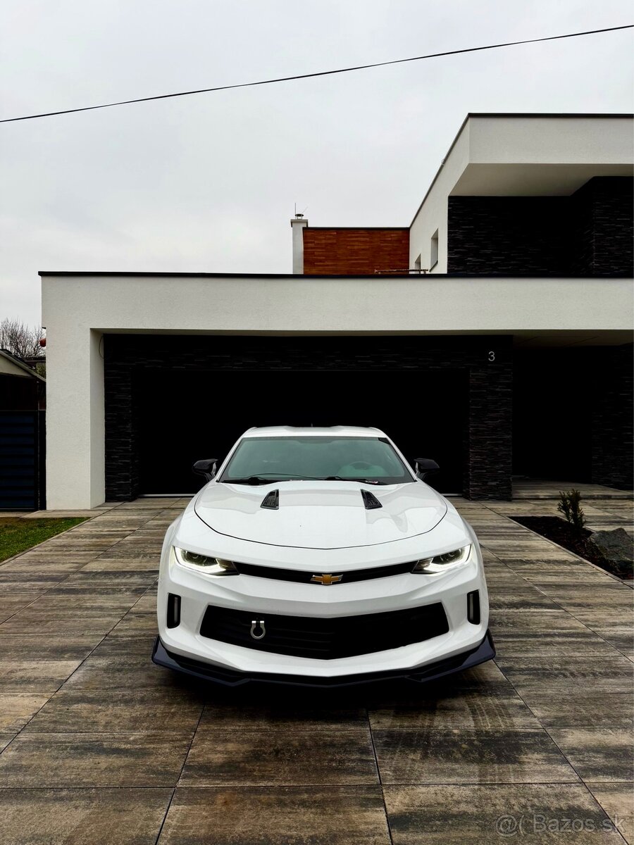 Chevrolet Camaro Sport car