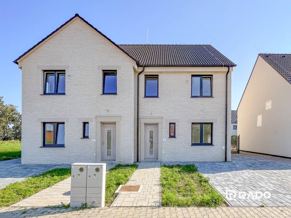 RADO | 5-izbový dvojdom s predzáhradkou pre rodiny v pokojne