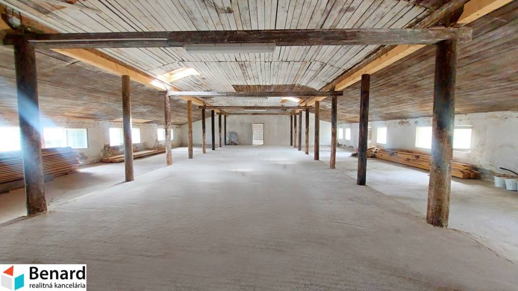 Na predaj MULTIFUNKČNÝ OBJEKT v KAPUŠANOCH, POZEMOK 2649 m2.