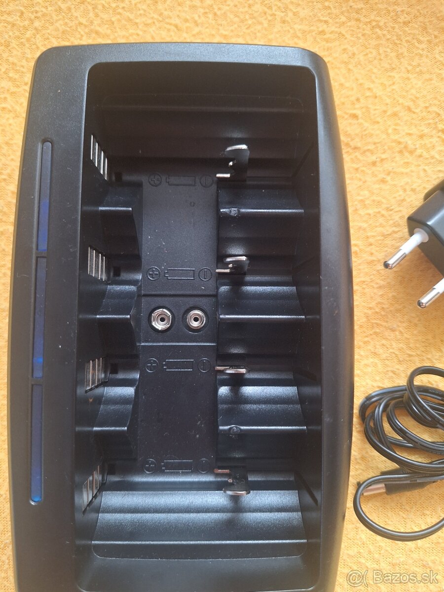 Predám univerzálnu nabíjačku zn. Varta