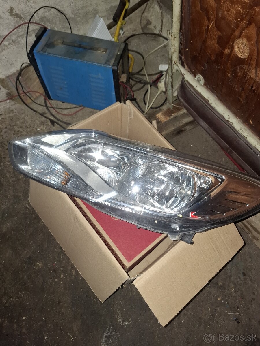Predné lavé svetlo ford focus mk3 predfacelift