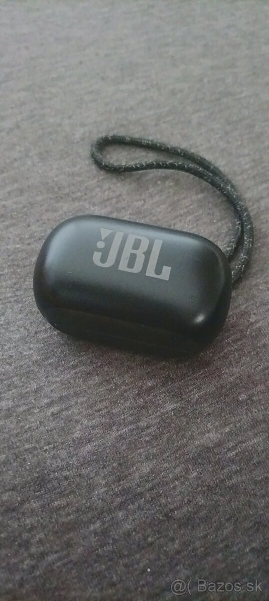 JBL sluchátka