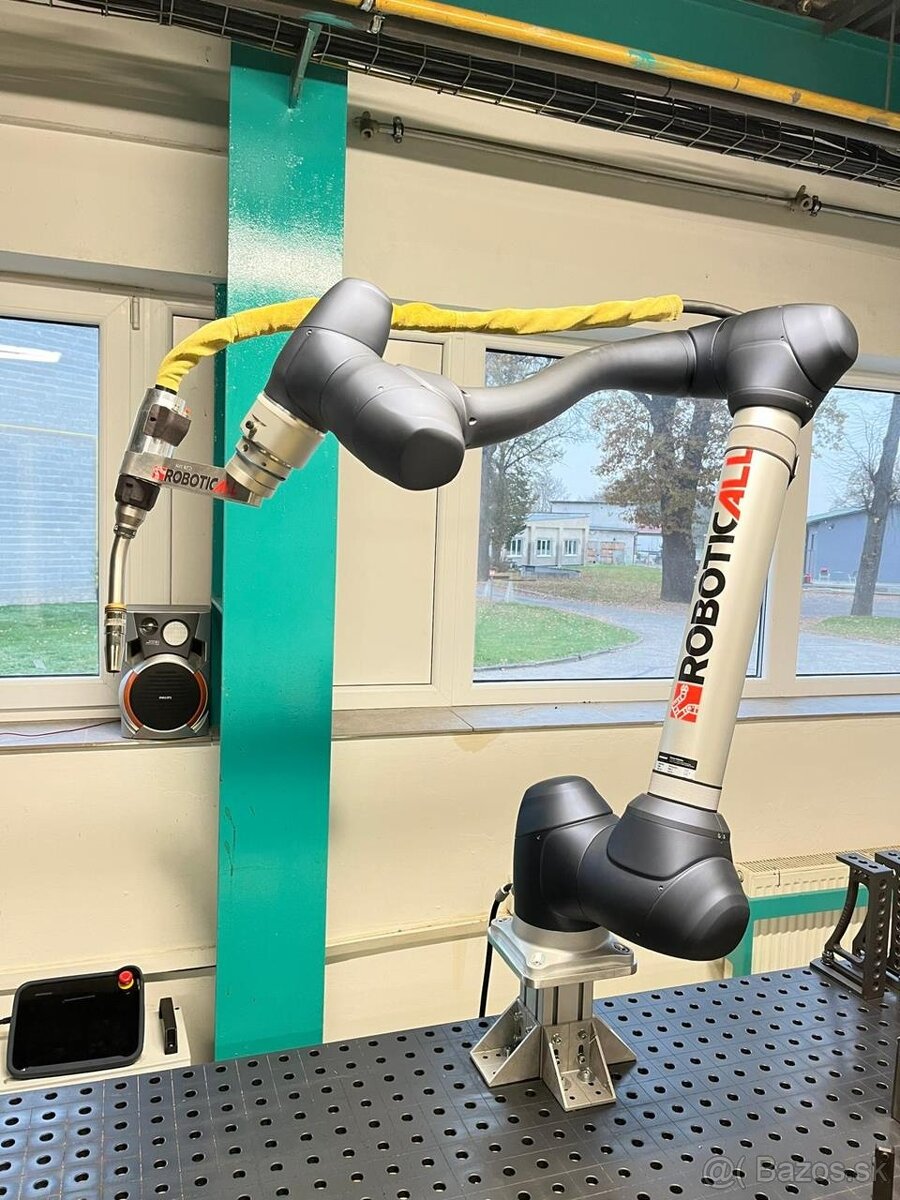 Robot DOOSAN M0617