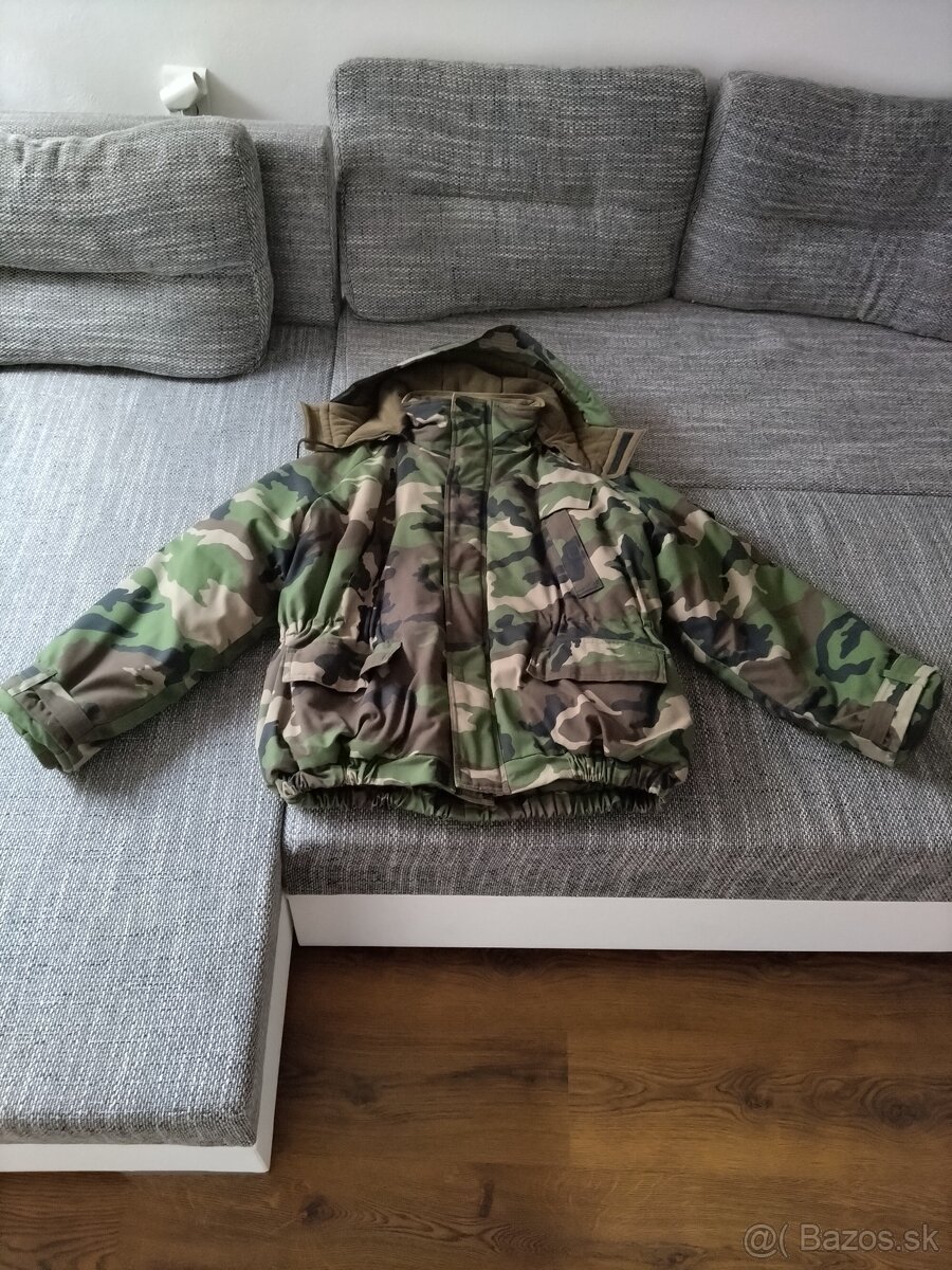 Zimná vojenská bunda