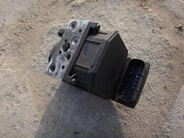 bmw diely z e38 abs asc jednotka