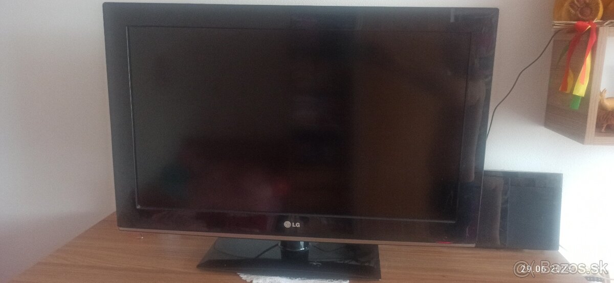 Predám 32" LCD TV
