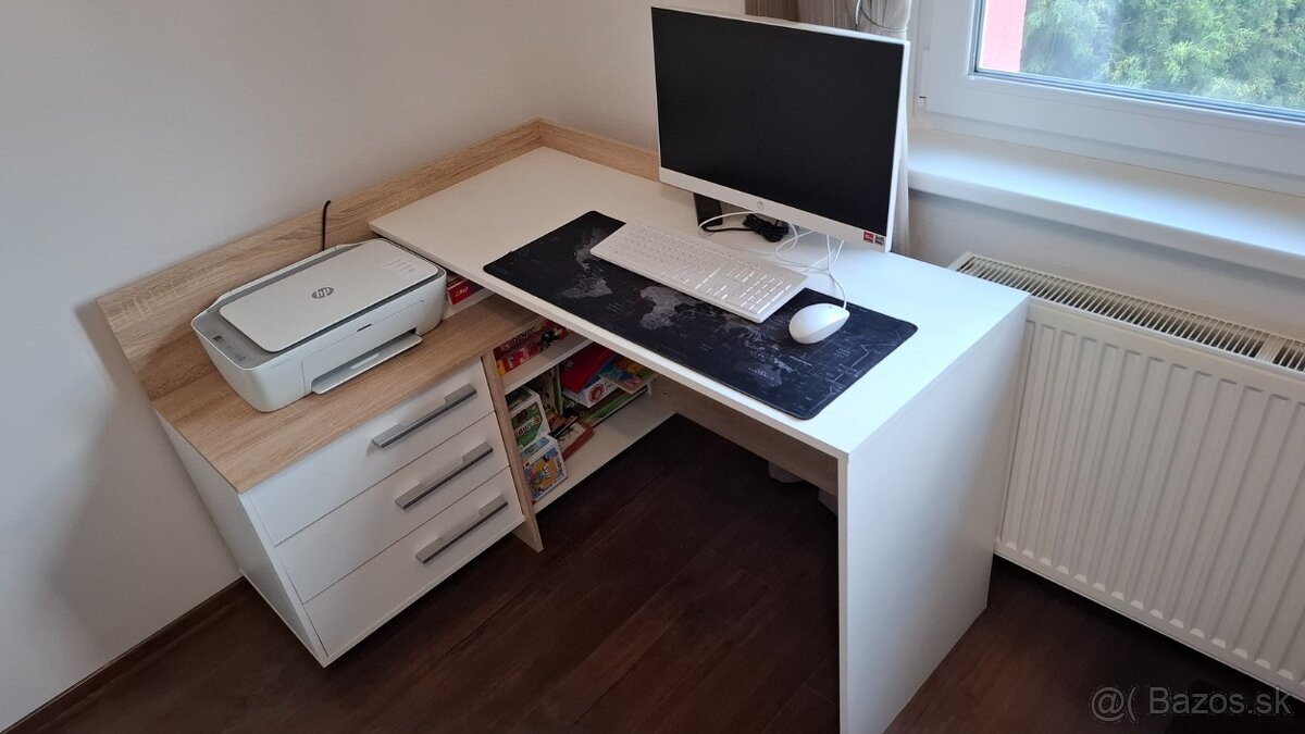 rohový písací stolík
