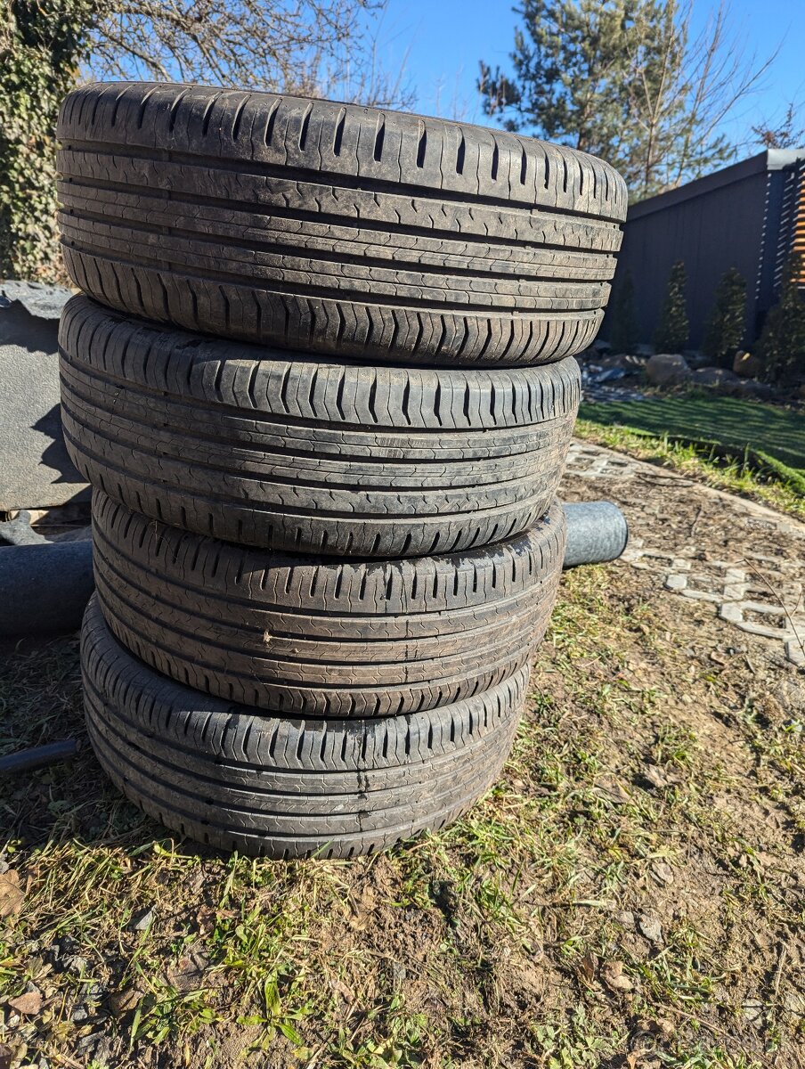 235/60 R18