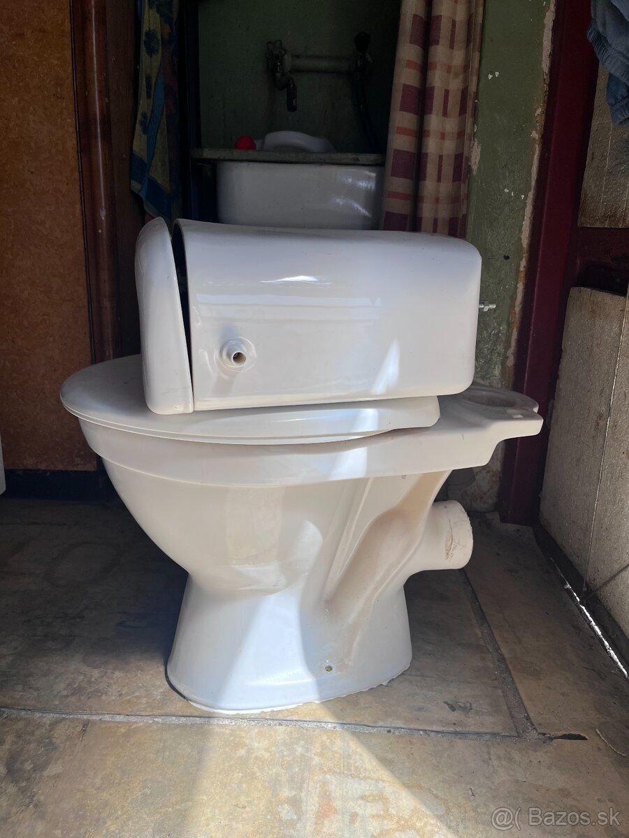 wc, sporák kombinovaný plyn/elektrina