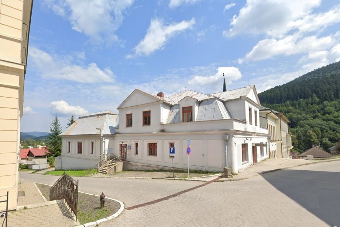 Predaj budova, 537,79 m2, Centrum, Banícke námestie, Gelnica