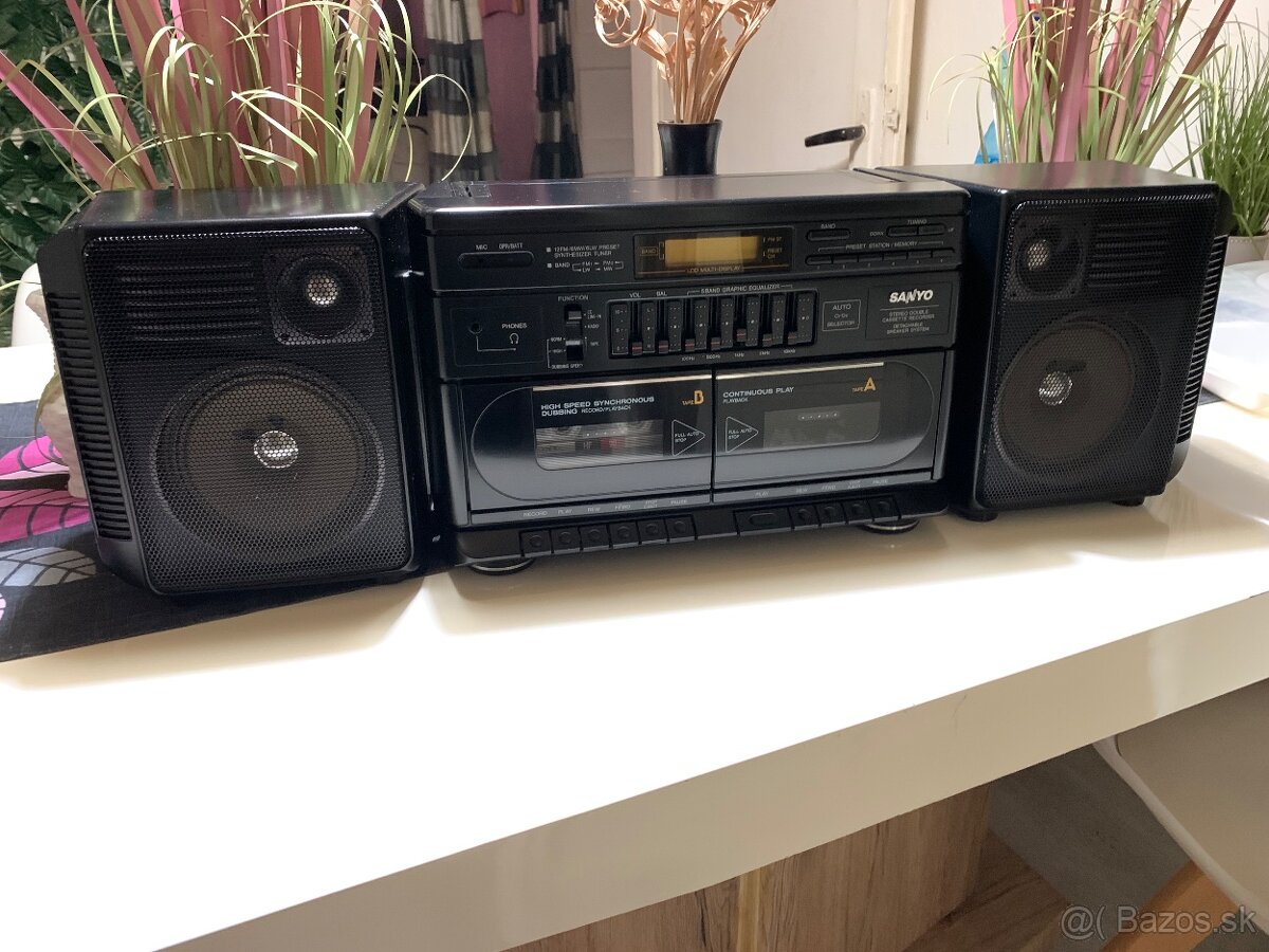 Predam radio boombox sanyo mw 232 top stav