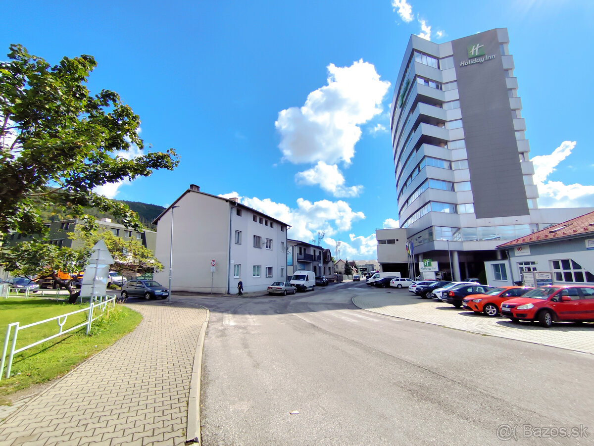Kompletne zariadený byt pri Holiday Inn, skvelé bývanie a