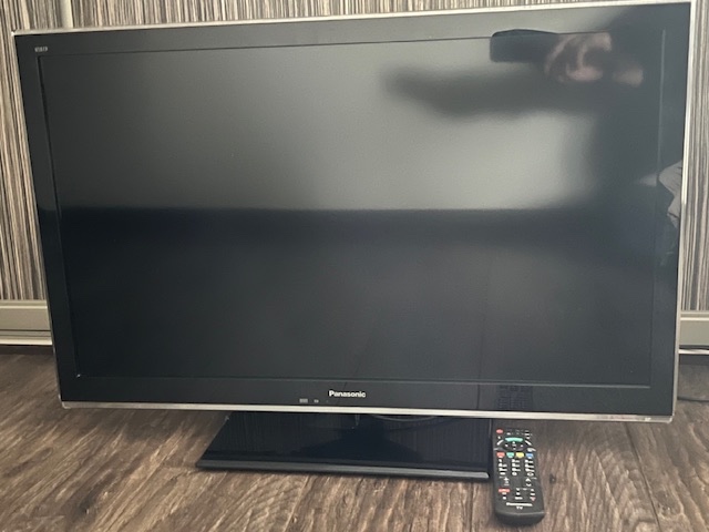 Predám LCD TV Panasonic TX-L32E5E