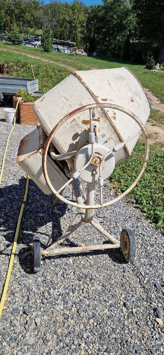 Miešačka na betón