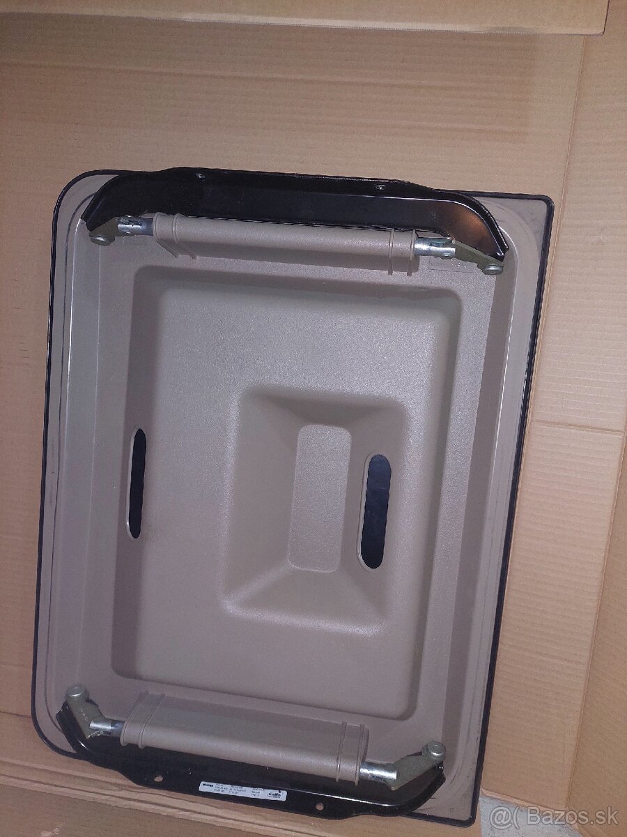 STREŠNÉ OKNO SCANIA